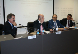 GEZKI organiza una conferencia-debate con el periodista Andrés Aberasturi y el ex ministro Rafael Calvo Ortega sobre regeneración democrática y economía social