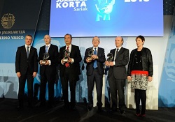Iñaki Alkortak Joxe Mari Korta saria jasotzen du