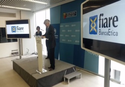 Fiare recibe el premio “Elkarlan” del Gobierno Vasco