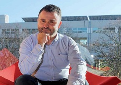 KOOP Erkideko aldizkariak Aitor Bengoetxea elkarrizketatzen du.