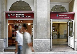 Laboral Kutxa gana más que en 2014 a pesar del mercado adverso