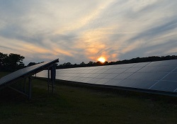 El ayuntamiento de Iruña crea una operadora pública de energía verde y con fin social